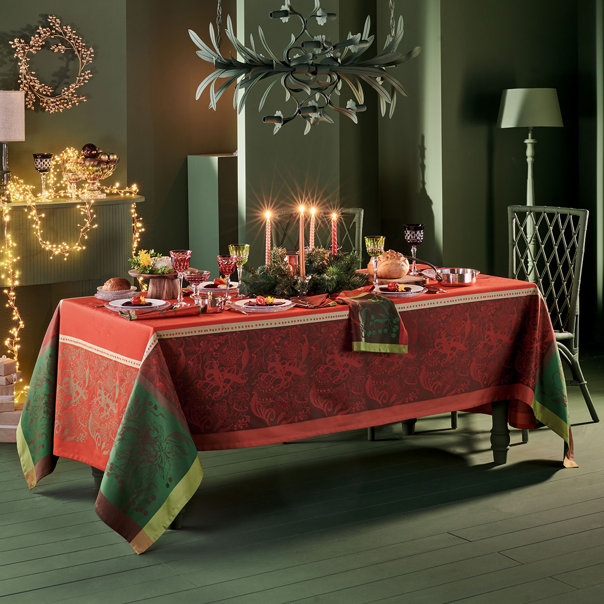 CHEMIN-DE-TABLE_NOEL-FRUITE_ROUGE_PH3